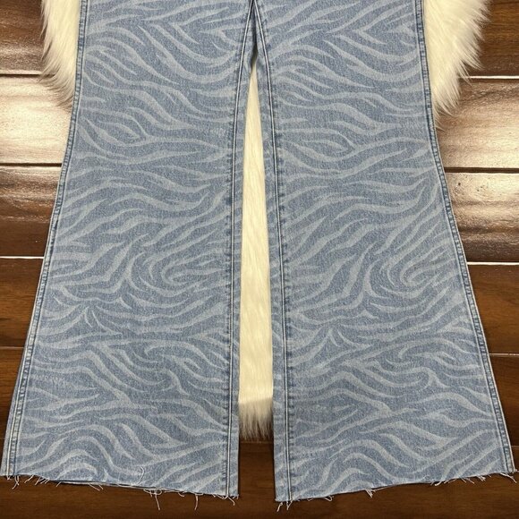 Wrangler Women's Size 28 Tiger Print Wanderer 622 High Rise Flare Denim‎ Jeans - Picture 3 of 11